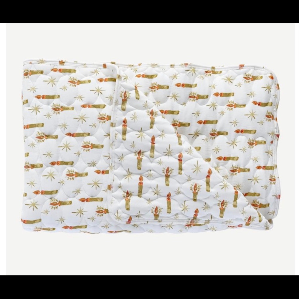 Oval Quilted stroller blanket, bamboo, candles